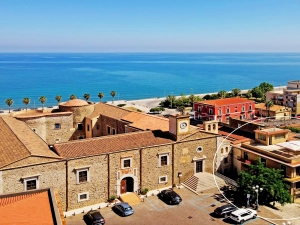 7 locali in vendita a Sant'Agata di Militello
